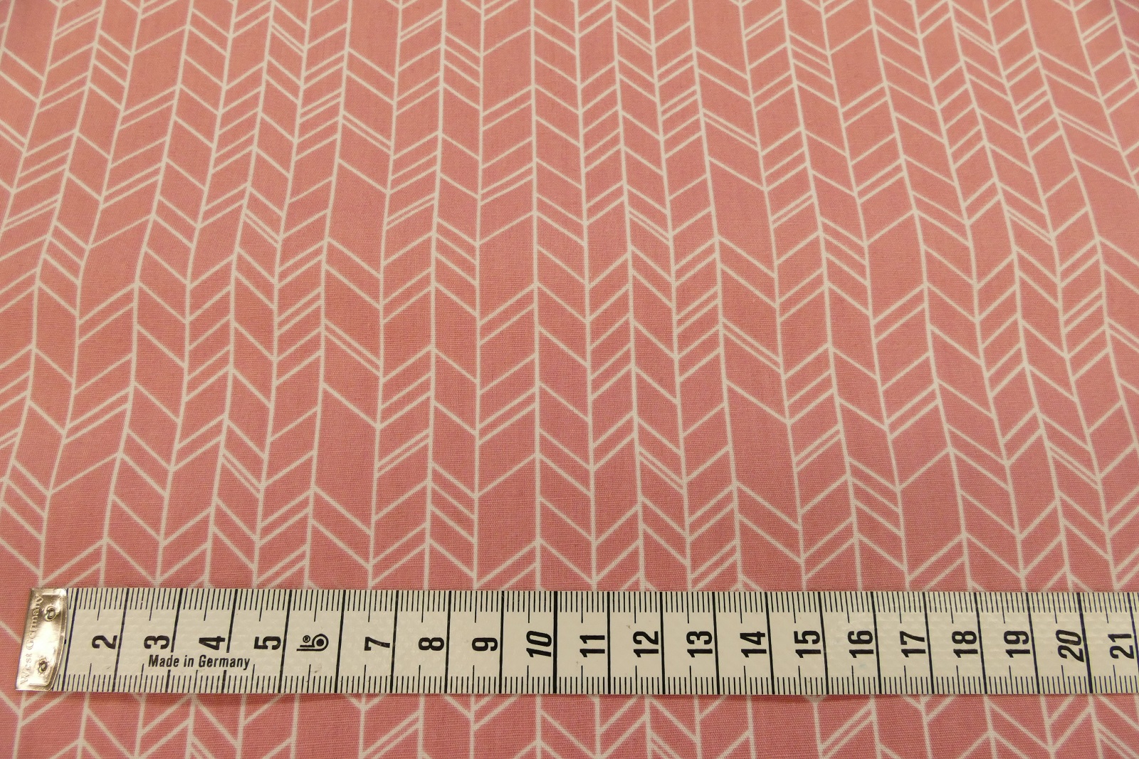 Baumwollpopeline Rose grafisch